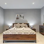 Stunning City-center 3br Apartament