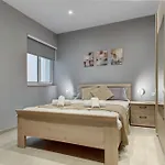 Stunning City-center 3br