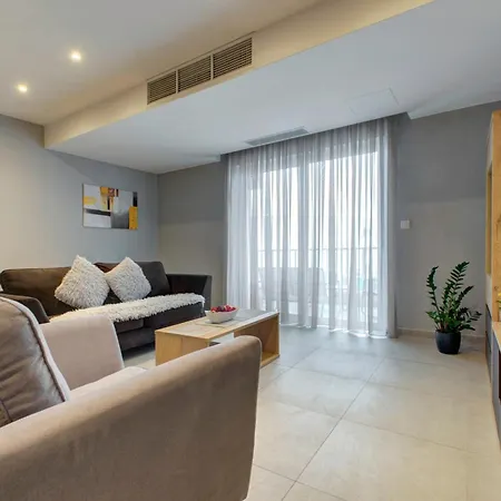 Apartment Stunning City-center 3br