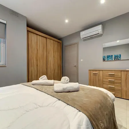 Apartmán Stunning City-center 3br *