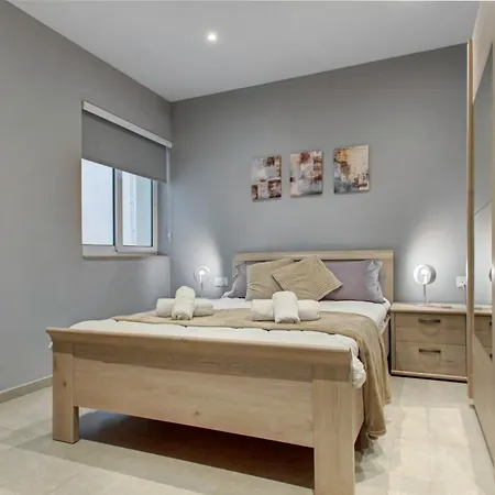 Stunning City-center 3br