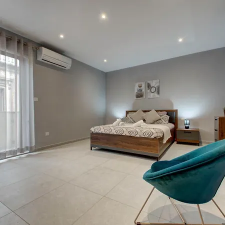 Apartmán Stunning City-center 3br *