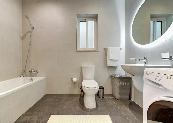 Stunning City-center 3br Apartamento *