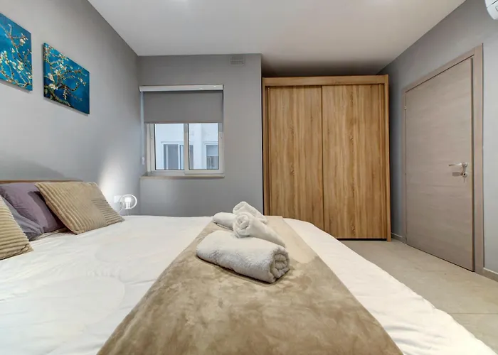 Apartamento Stunning City-center 3br