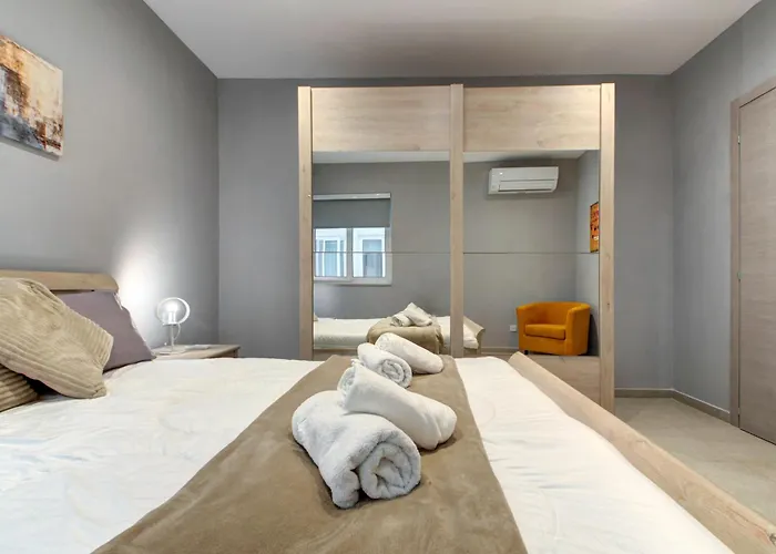 Stunning City-center 3br * Sliema