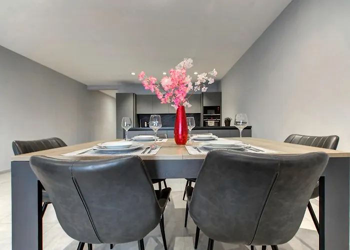 Stunning City-center 3br Apartamento *