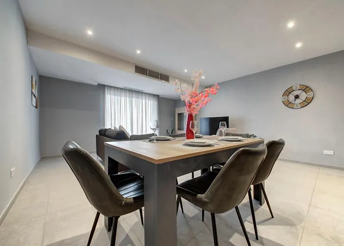 Stunning City-center 3br Apartamento Sliema