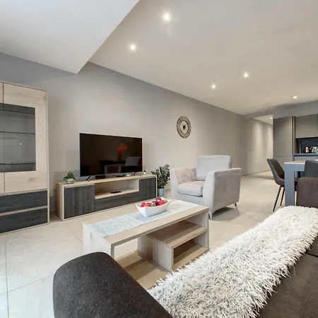 Stunning City-center 3br