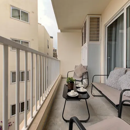 Stunning City-center 3br *